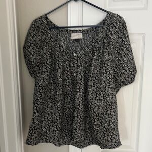 Universal Thread Black and White Blouse